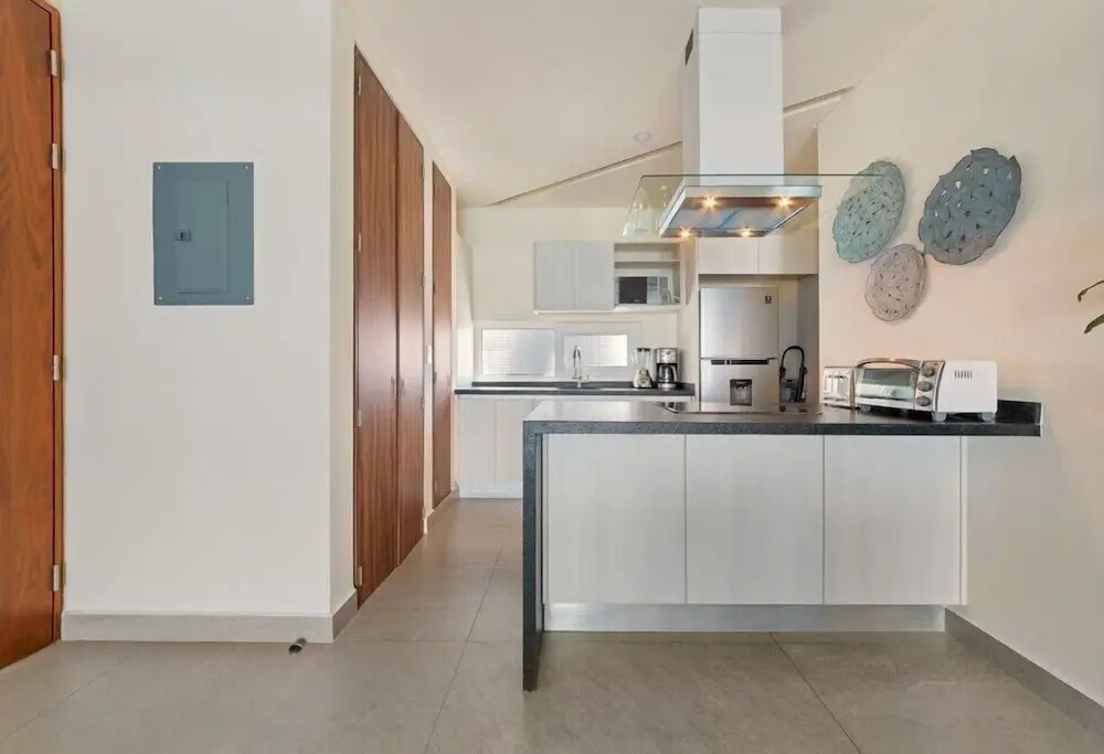 New 1 Br Unit 2 Min From Beach - Pool - King Bed