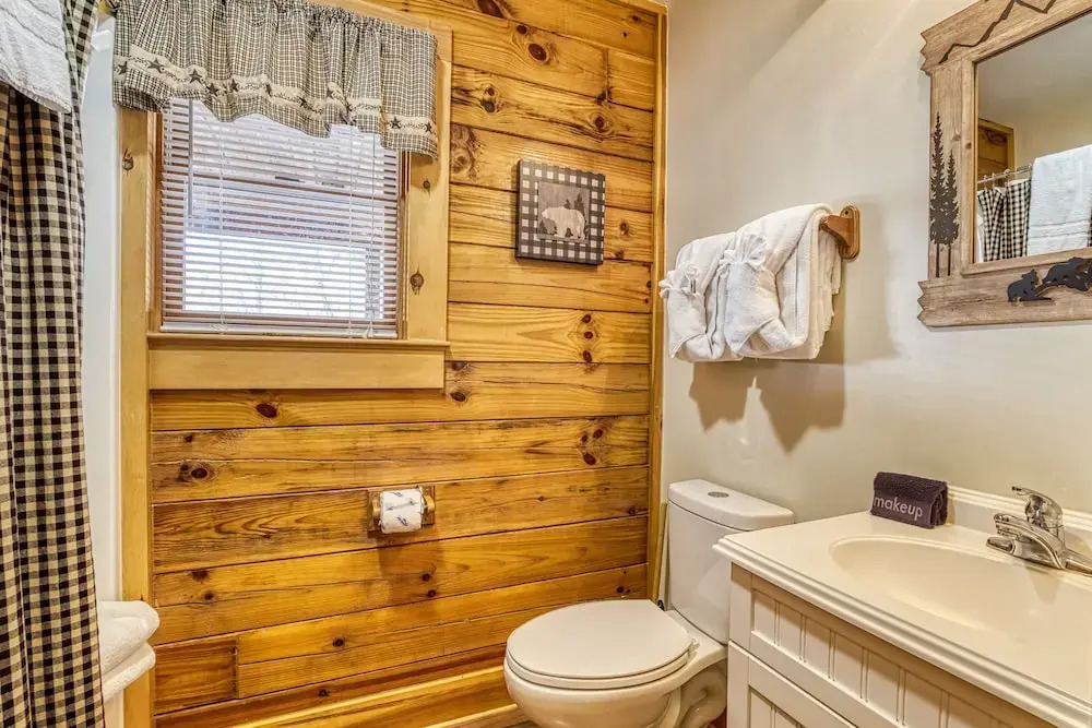 Greenbrier Woods 2 Bedroom Cabin