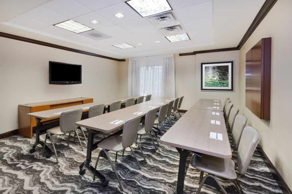Staybridge Suites Lansing-Okemos by IHG