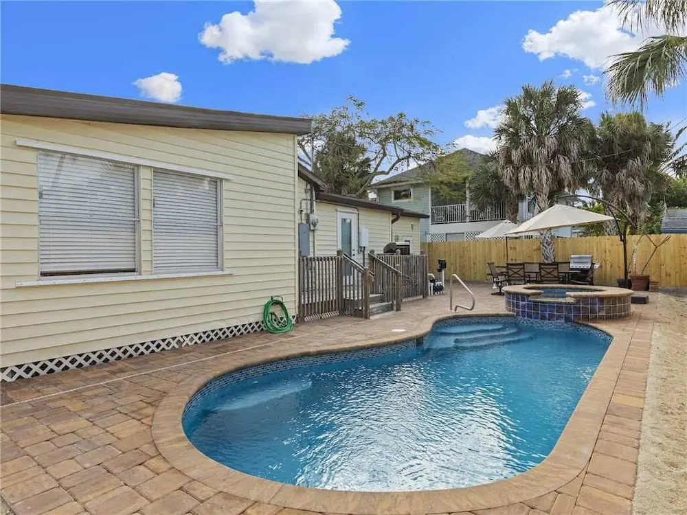 Mangrove Breeze, 3 Bedroom, Fenced Yard, Pets, Walk to Beach, Sleeps 10