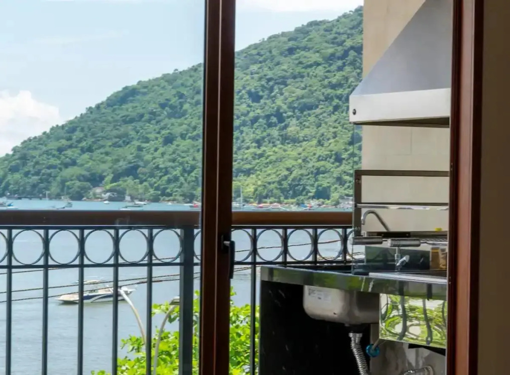 Apartamento de Frente para o Mar no Itagua 01