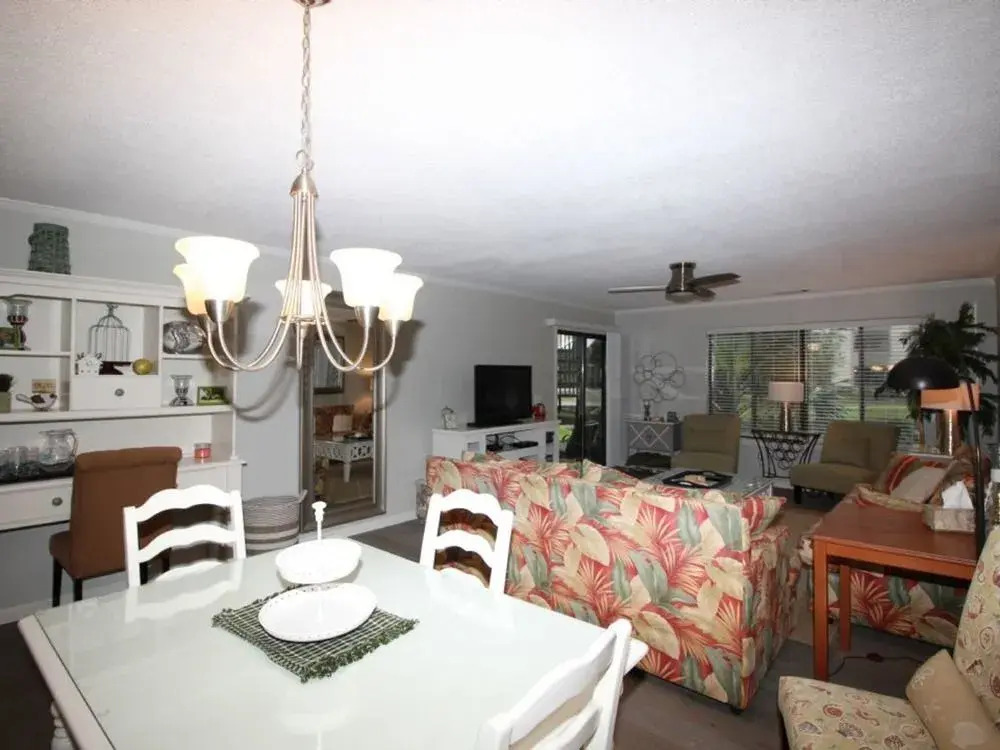 31 Springwood Villa 2 Br villa by RedAwning