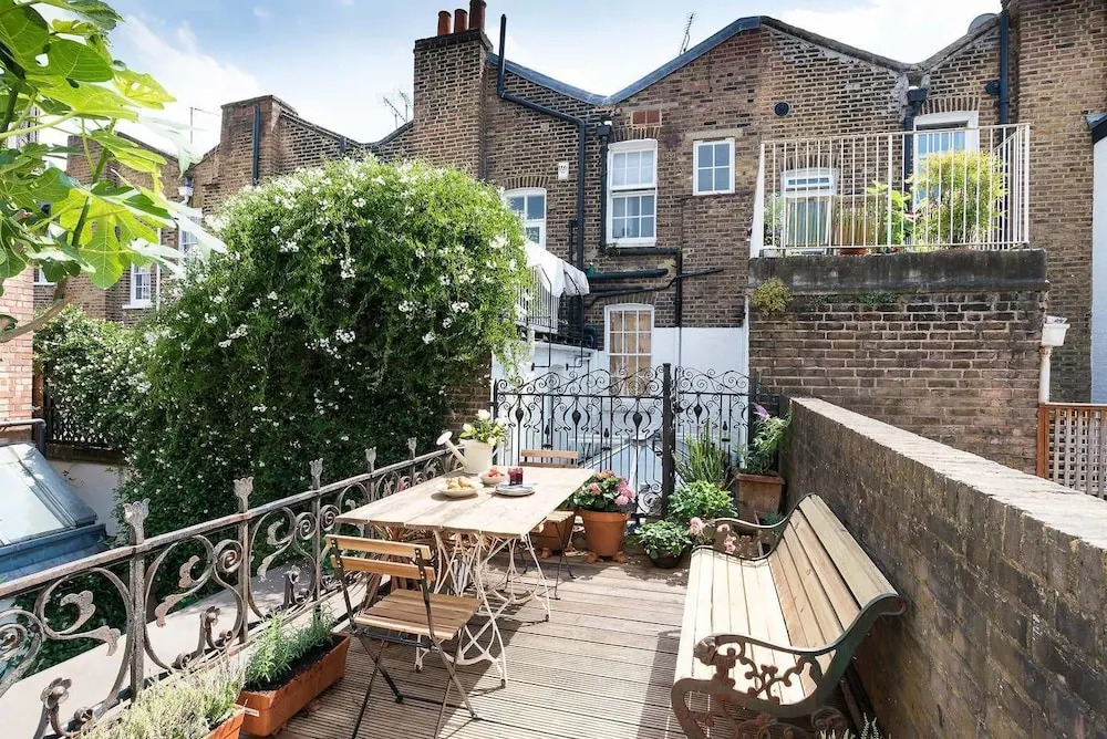 Unique & Cosy 2BR house in Notting Hill!