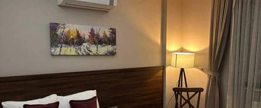 Grand Deluxe Hotel