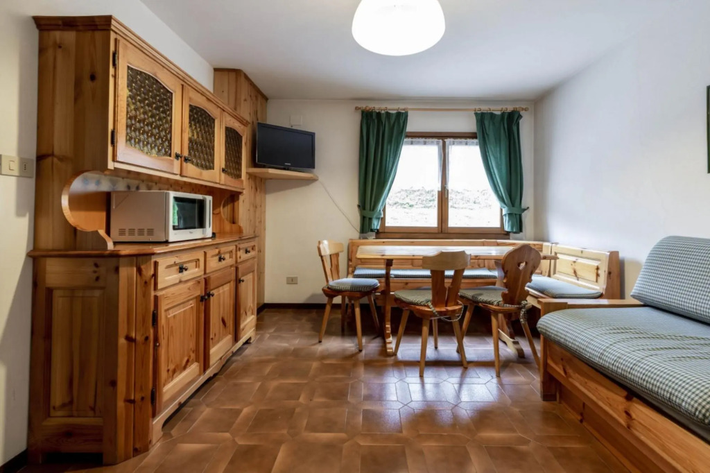 GIROMETTI, two-room apartment. (022036-AT-054584)-400 GIROMETTI