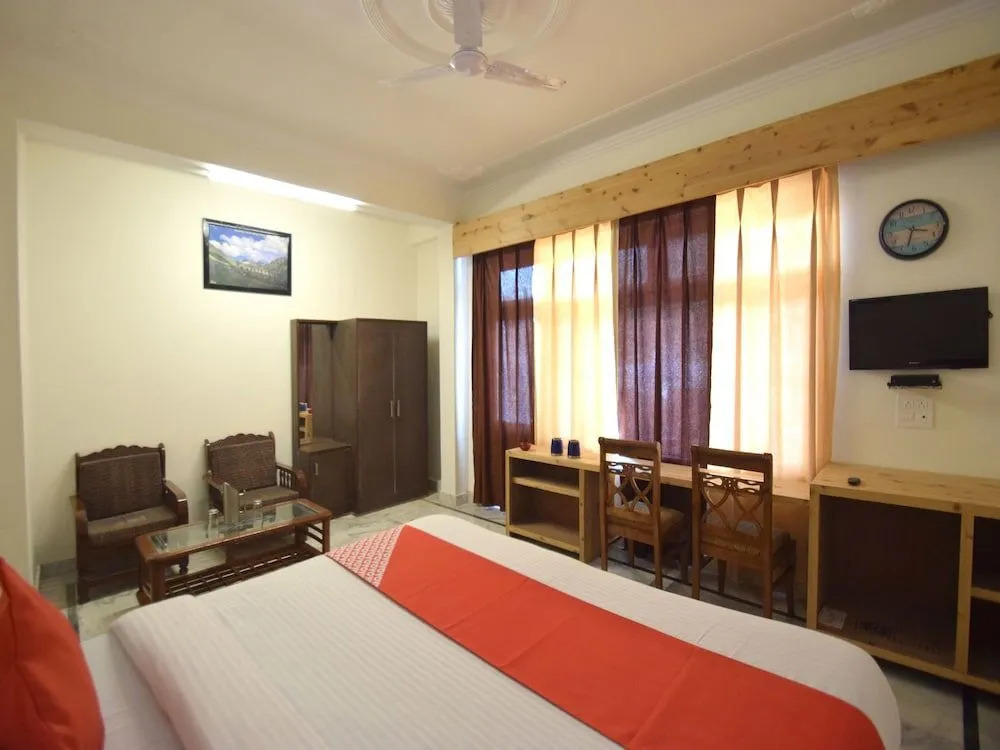 Hotel Sunshine Villa by OYO Rooms