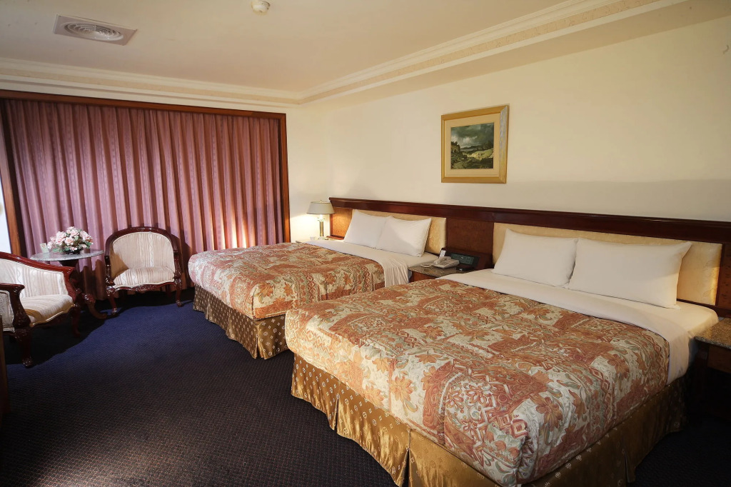 Noble Hotel