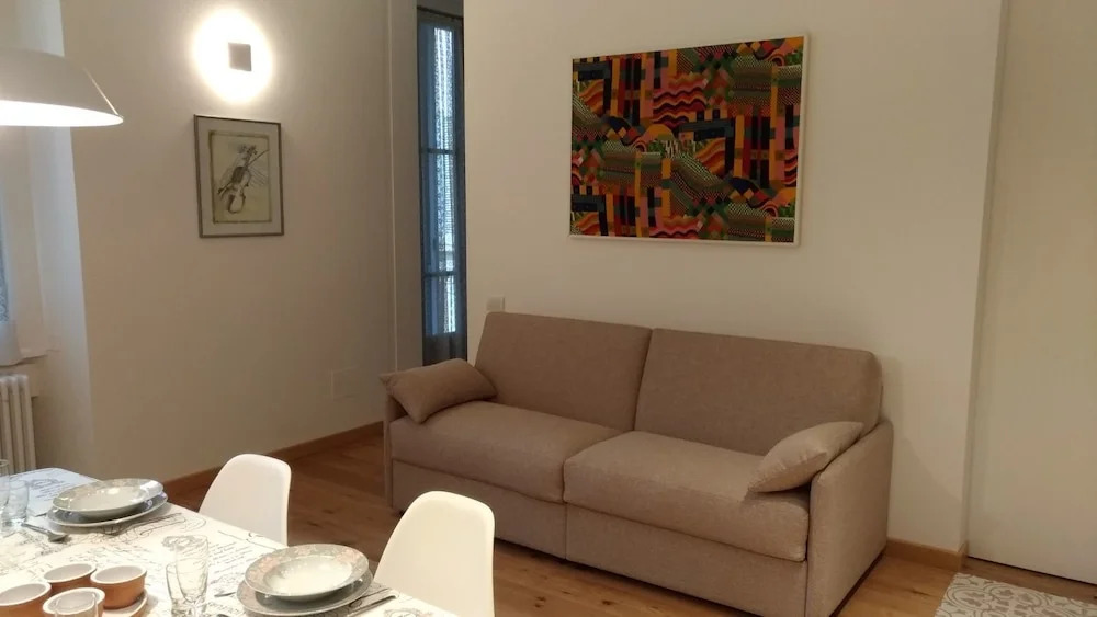 Revere 18 Apartment