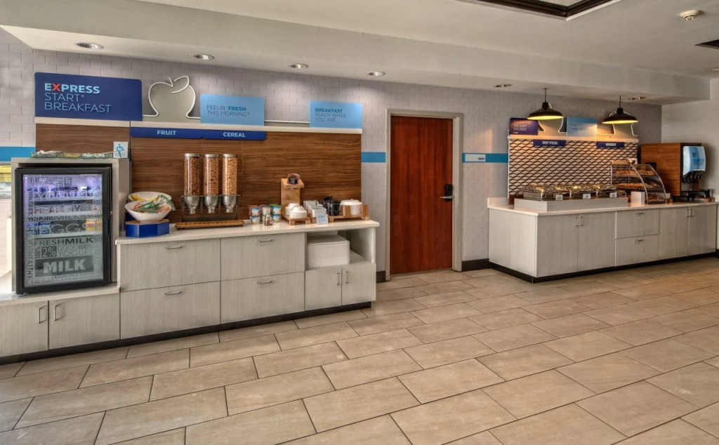 Holiday Inn Express & Suites Cookeville by IHG