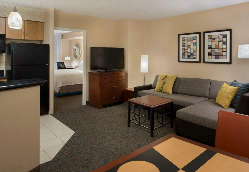 Residence Inn by Marriott Toronto Downtown / Entertainment District