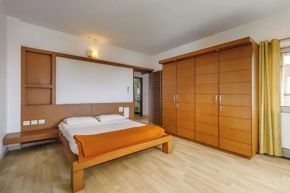 Lakeside Aerobay by Red Olive Nr Airport 3bhk