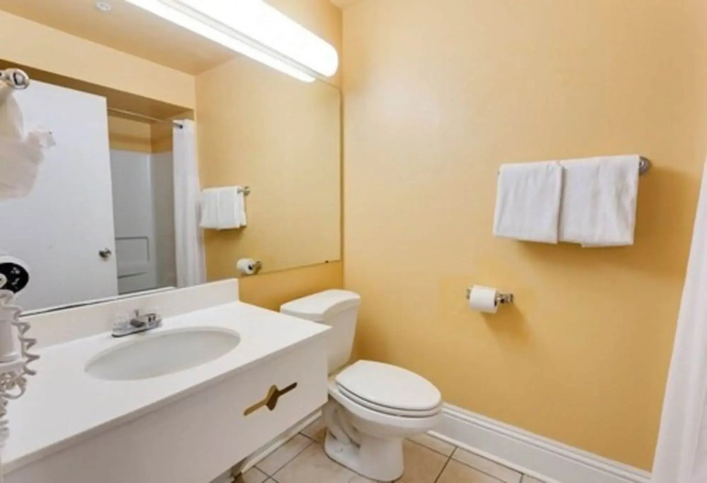 Naples Park Central Hotel