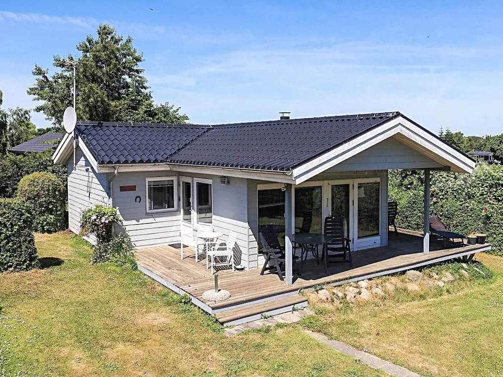 Spacious Holiday Home in KarrebÃ¦ksminde near Fishing