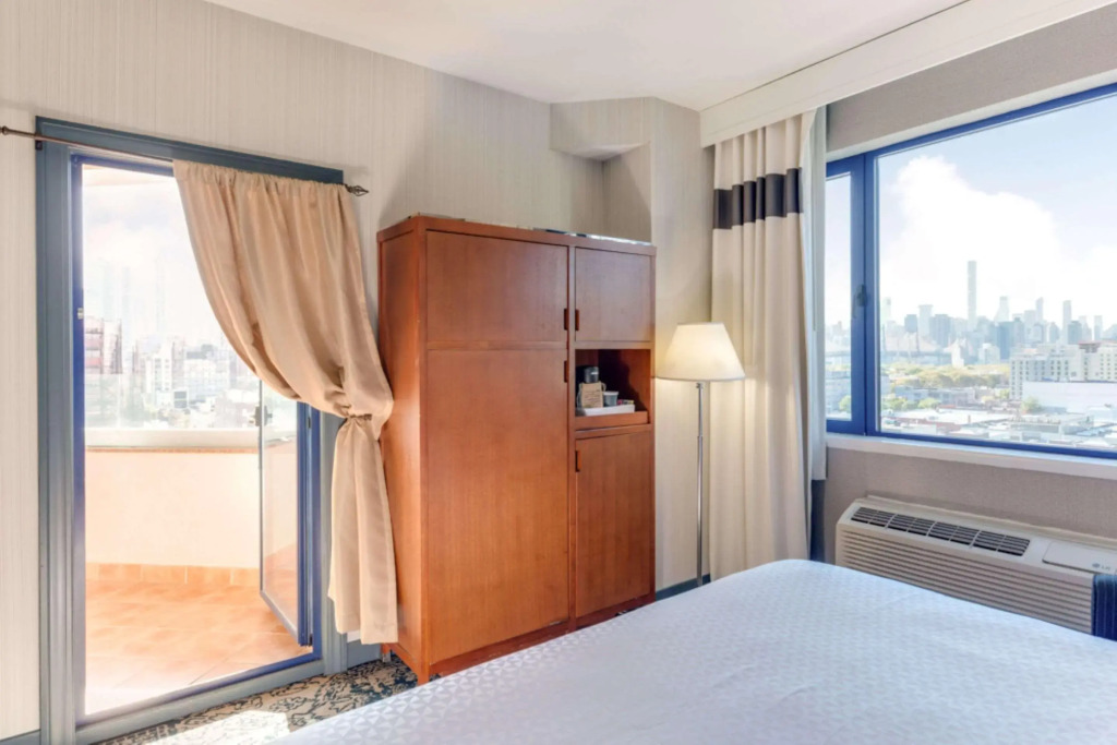 Vista LIC Hotel, Premier Collection by Best Western