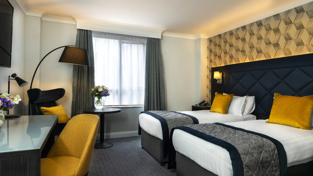 Camden Court Hotel