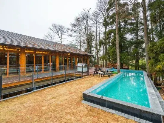 Anji Lingshang Jiangnan Tianchi Vacation Apartment