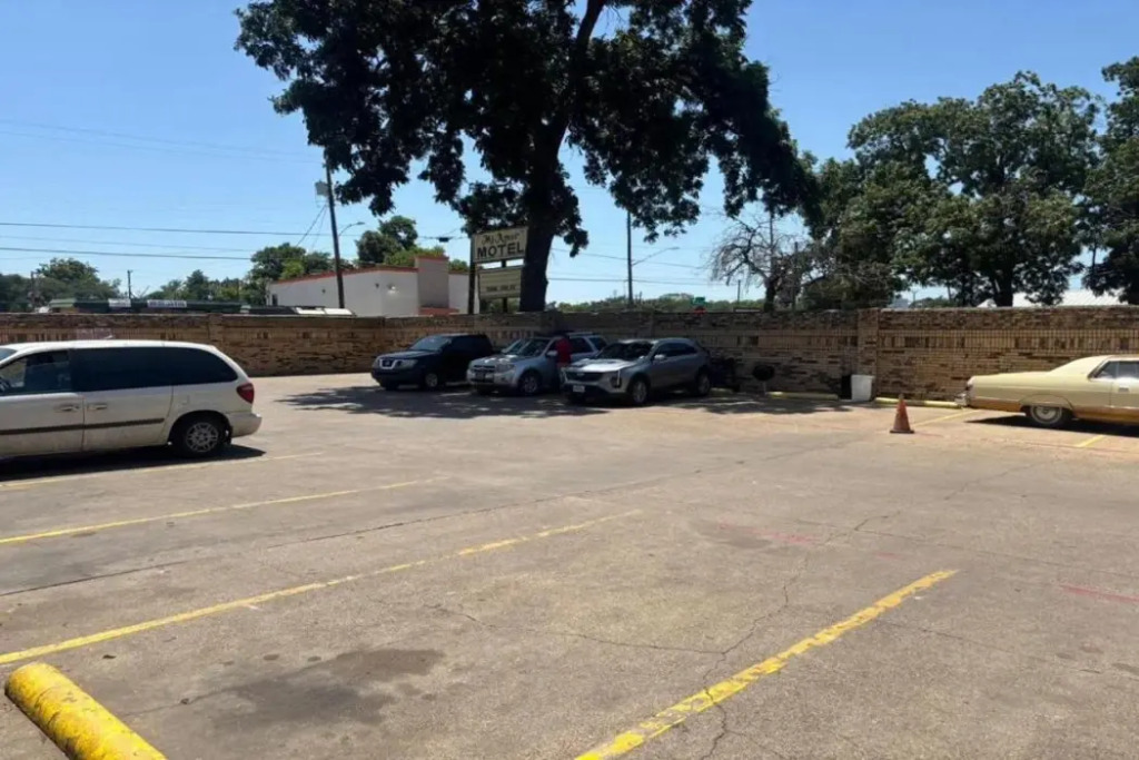 Mi Amor Inn & Suites By Hotel O Dallas Tx Hwy 352