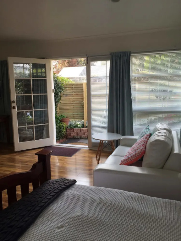 Nutgrove Beach Studio Apartment