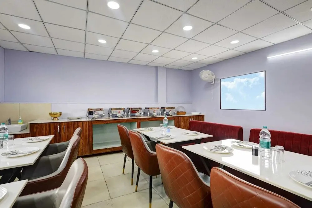 FabHotel La Corporate Suite