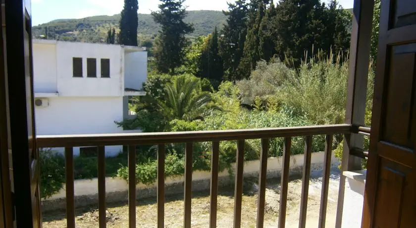 Tanias House