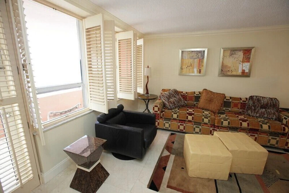 Alexander 1208 - 2 Br Apts
