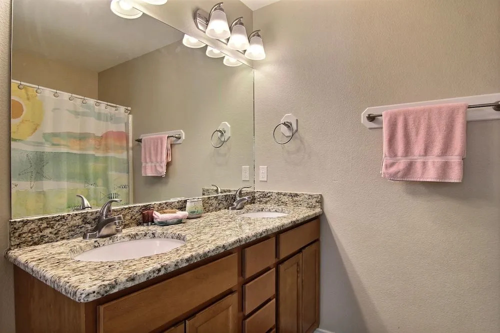 The Coast is Clear 3Br Home