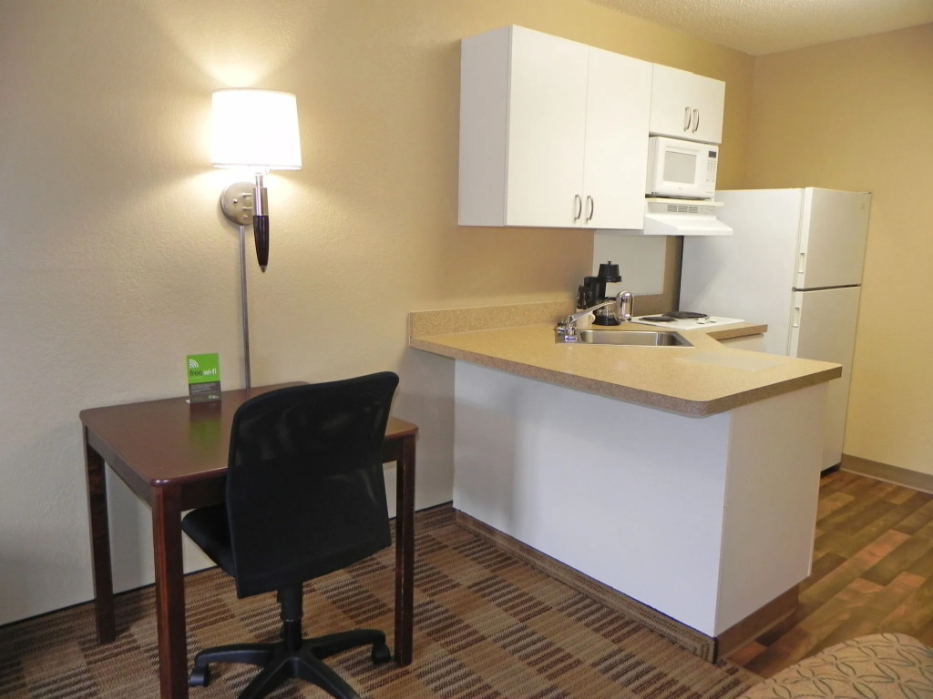Extended Stay America Select Suites - Charlotte - University Place