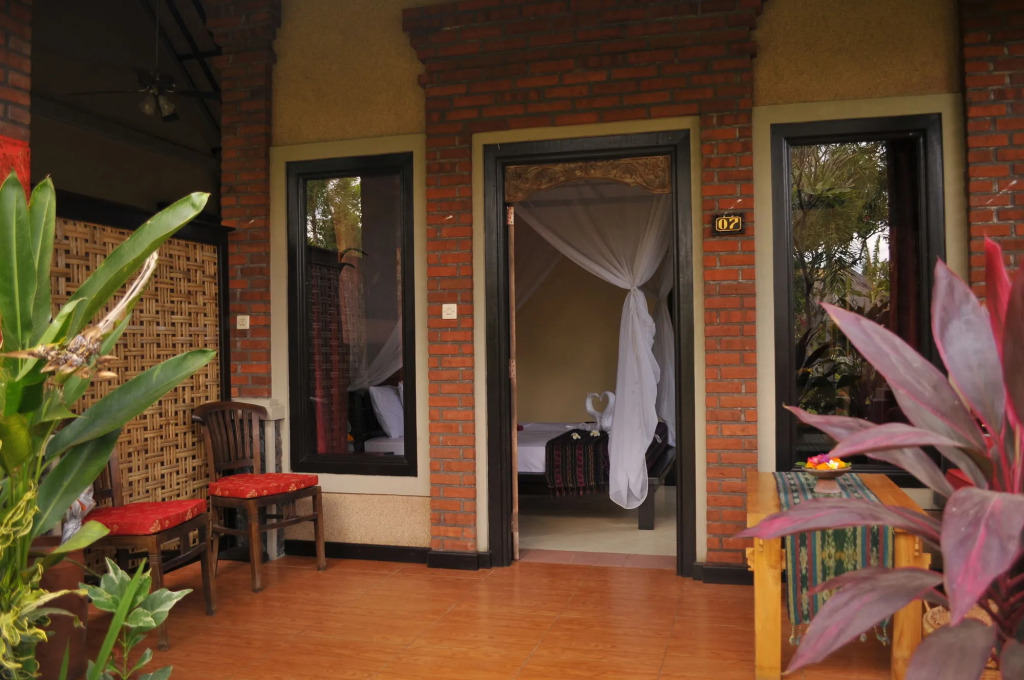 Tirta Sari Bungalow