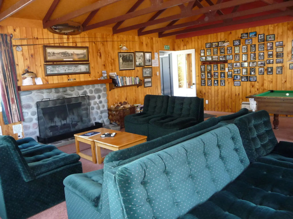 Sportmans Lodge