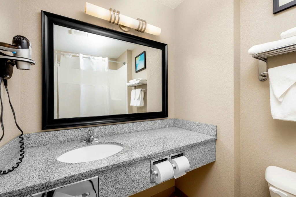 Home Inn and Suites Lloydminster