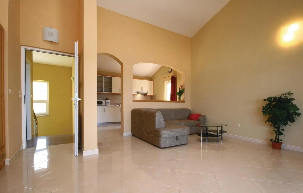 Amazing Home in Srima With Wifi and 2 Bedrooms