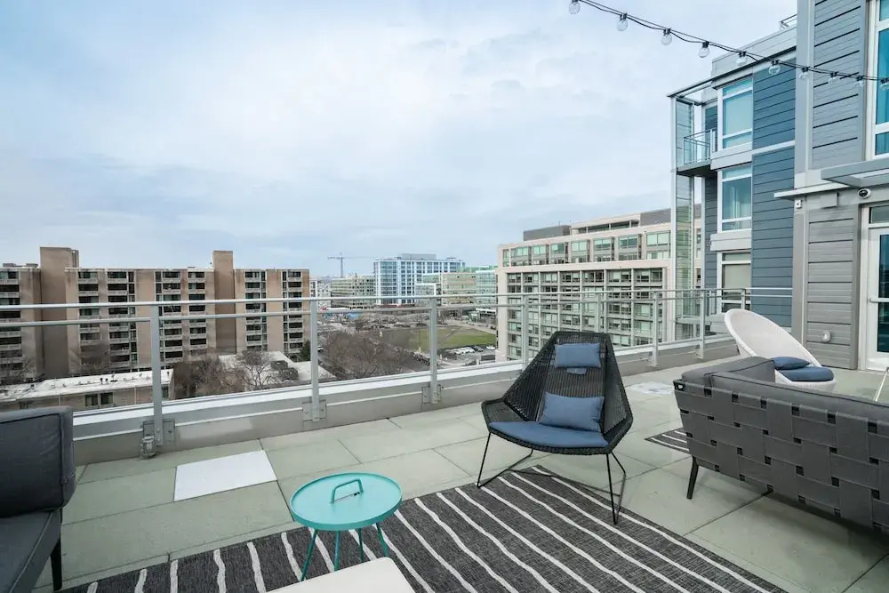 Waterfront 2br Furnished Apartment 2 Bedroom Apts by RedAwning