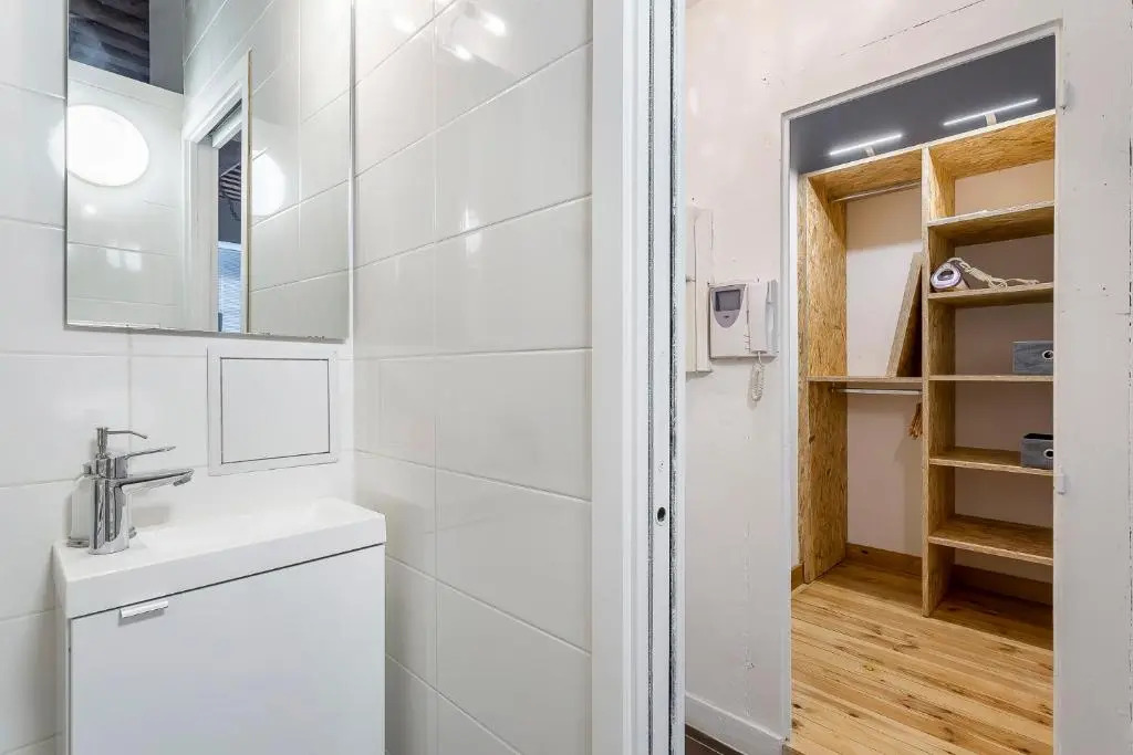 Janis - Studio vue sur les toits de Lyon - Appartement 2beapart