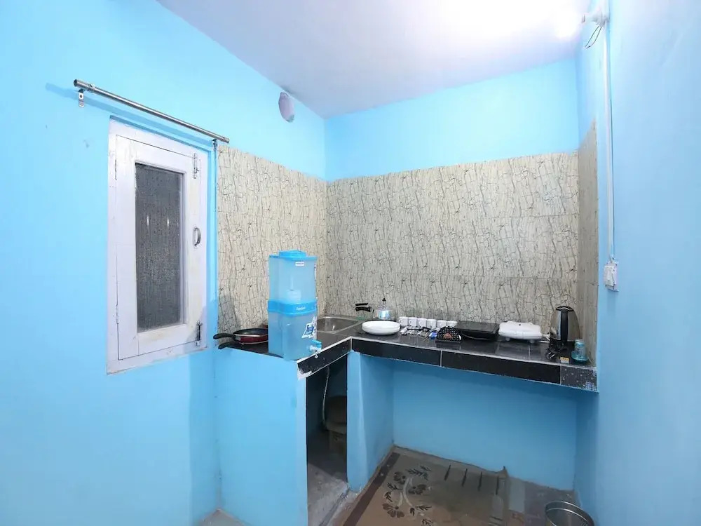 OYO 10305 Home 1 BHK Himsutra Bhattakufar