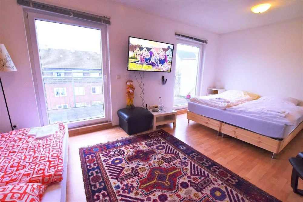 Tolstov-Hotels Big Room Apartment