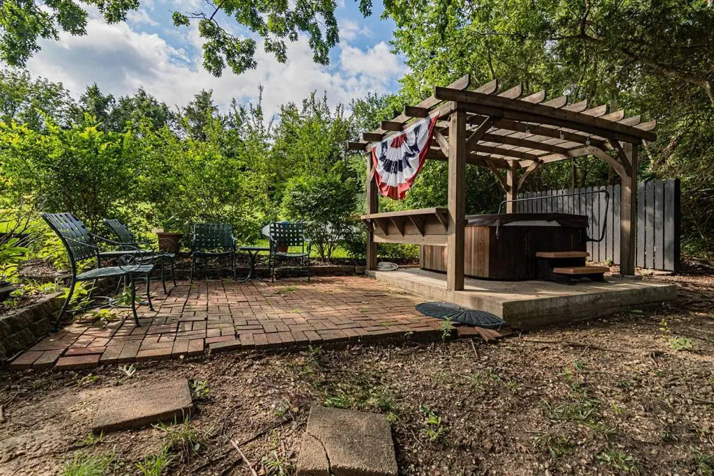 2 bdr Suite Right on Lake Tablerock Near Big Cedar Lodge Red Bud Cove