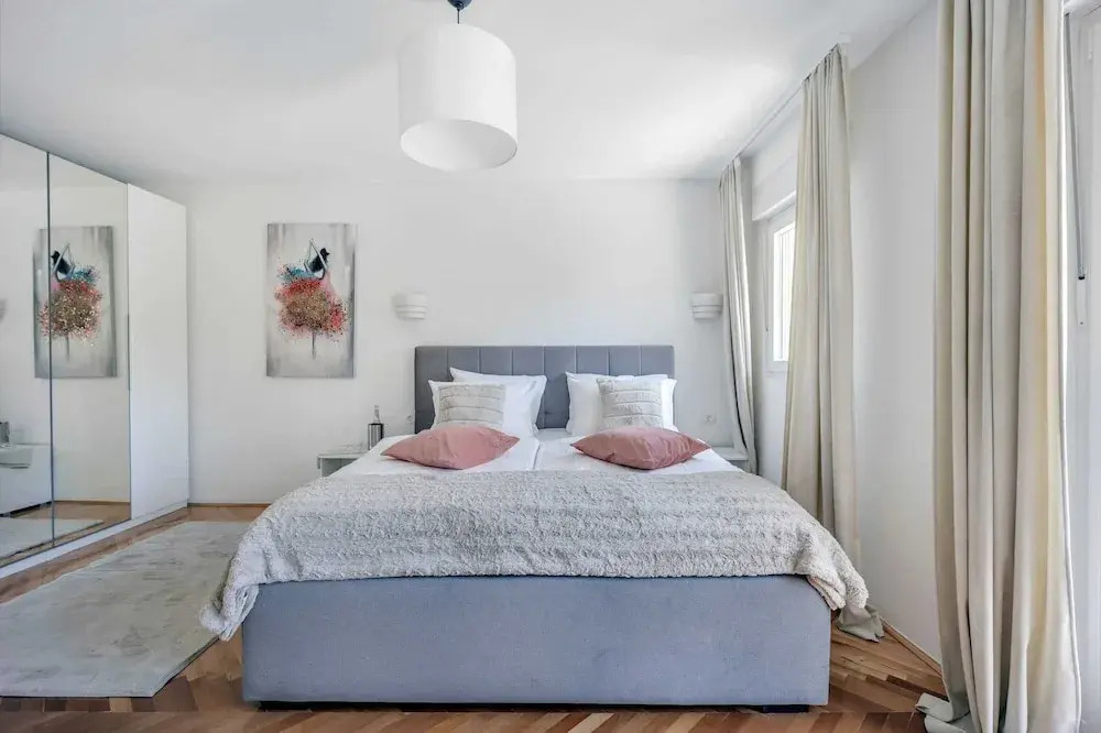 Elegant Tranquil Okrug Gornji Apartments