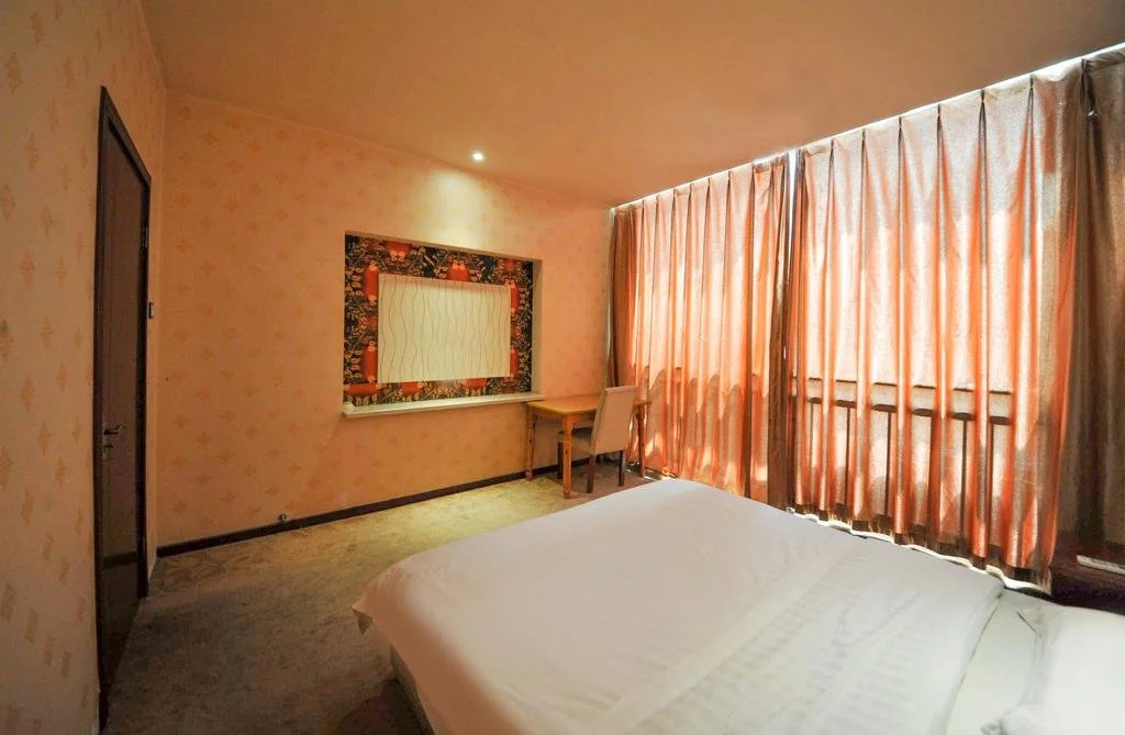 Qinhai Hotel
