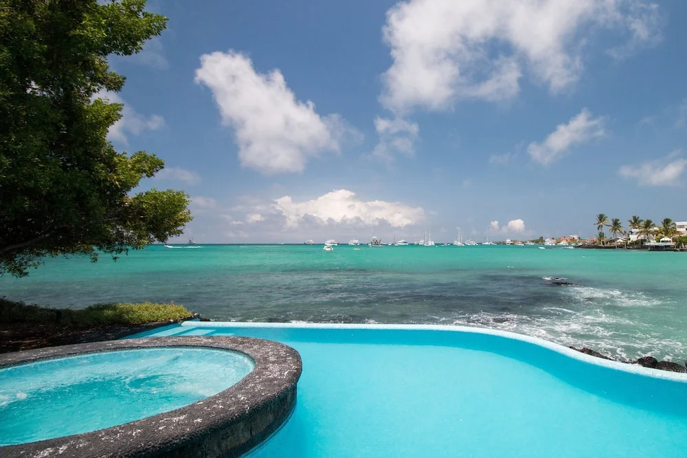 Villa Escalesia Galápagos Waterfront Hotel