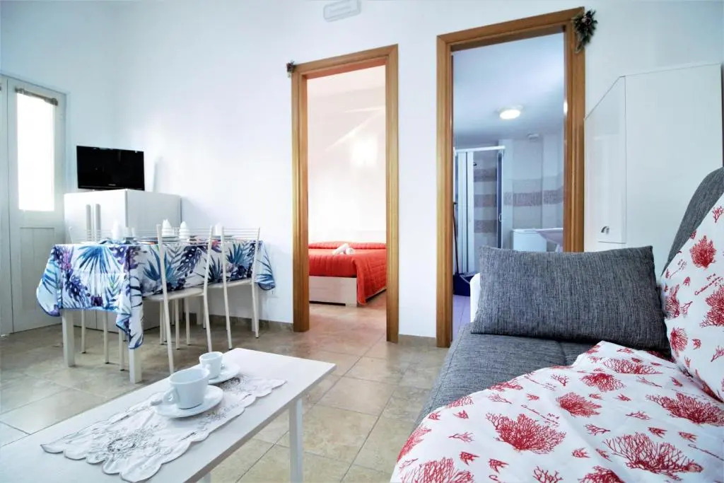 Holidaycasa Sebastiano - Grazioso Bilocale a 150 Mt Dal Mare