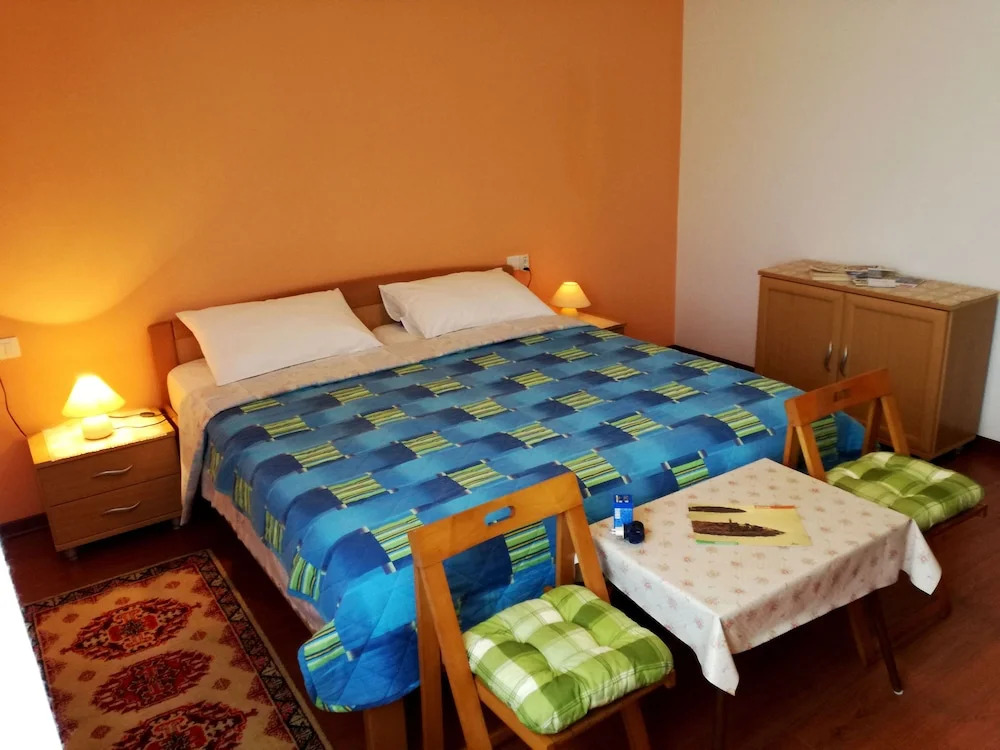 Apartments Cerin