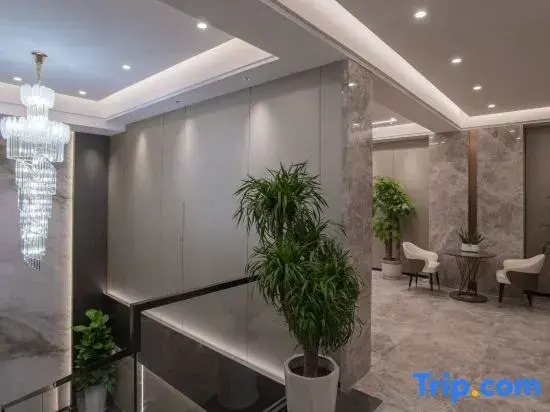 Yilong Max Business Hotel