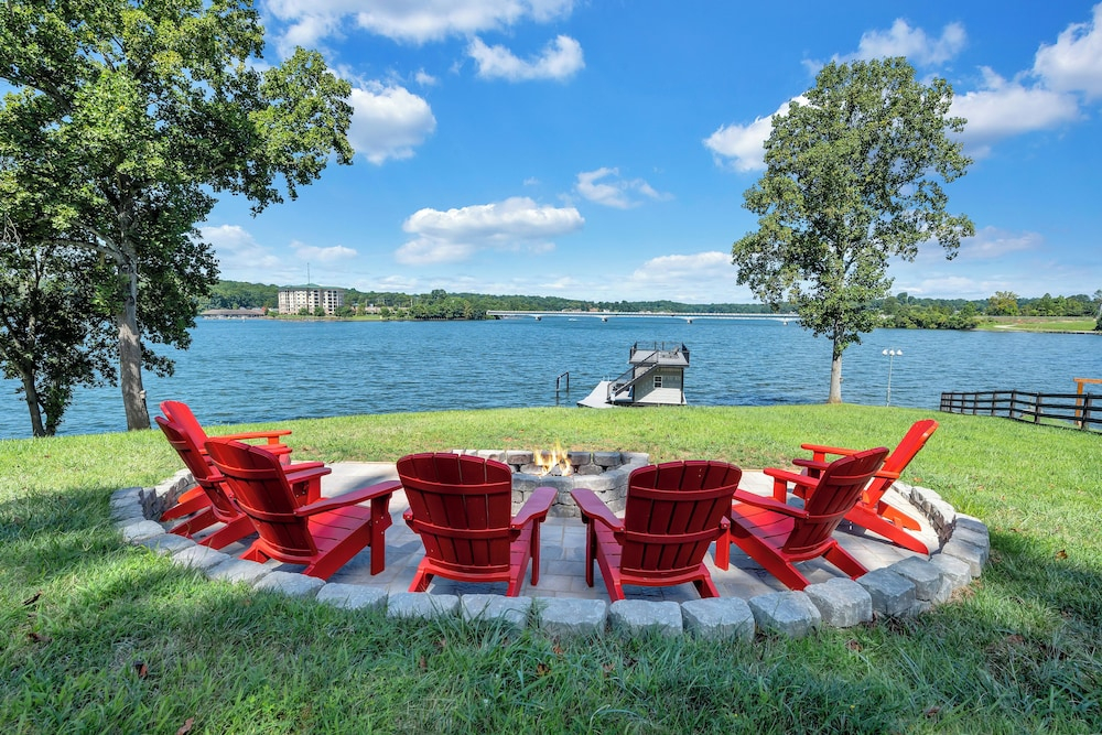 Pine Knob Point - Lakehouse w/ Private Dock