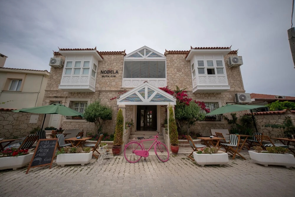 Nobela Hotel