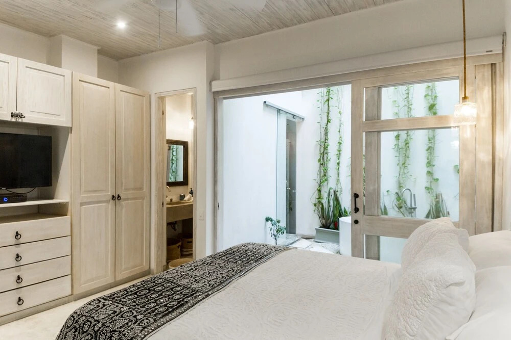 Lux Casa Lucia Boutique Rooftop Pool by Nomad Guru
