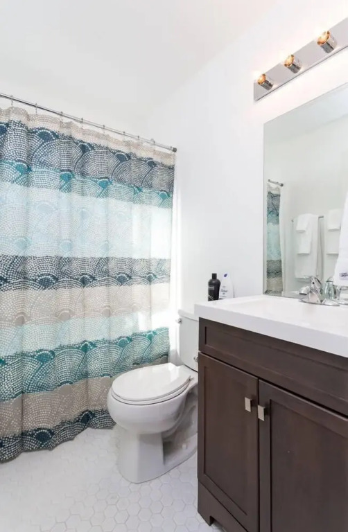 8 BRs Comprised of 4 2BR Suites by Domio