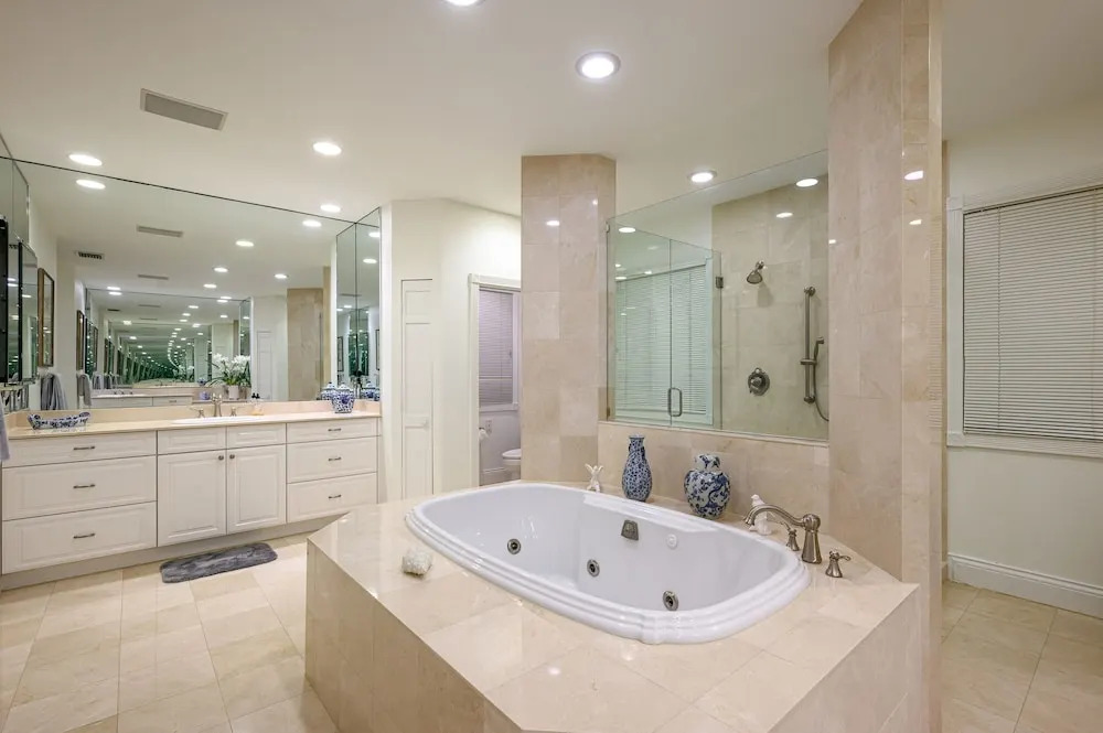 King Of Las Olas Waterway W/ Private Pool & Dock 5 Bedroom Home
