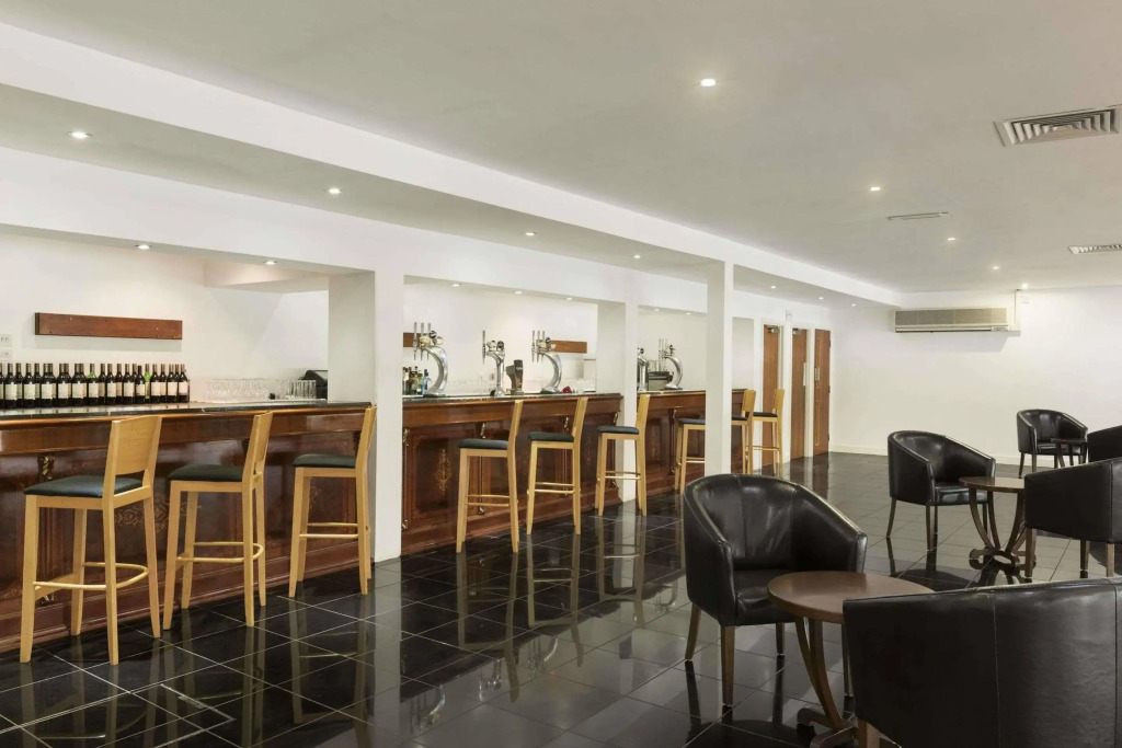 Riverside Hotel