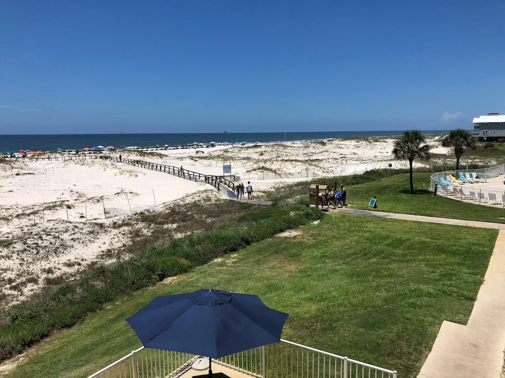 Royal Gulf Beach & Racquet Club #5102 Studio Bedroom 1 Bathroom Condo