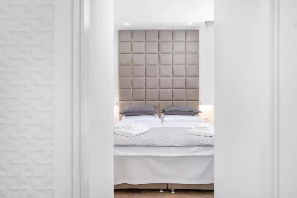 Feel like an Emperor Apartments